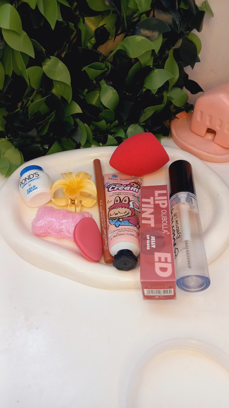 ست هدیه آرایشی و مراقبتی ۹ تکه مدل Beauty Gift Set
