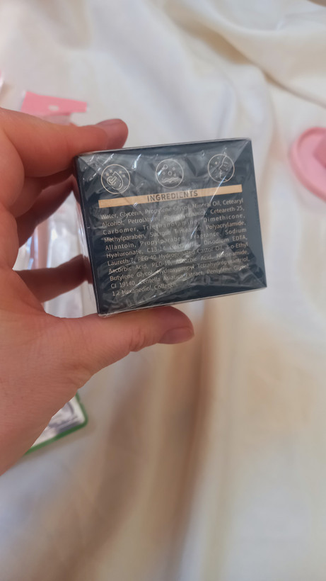 کرم کپسولی کلاژن عمیق و ویتامین C سادور مدل Rejuvenating حجم ۵۰ گرم